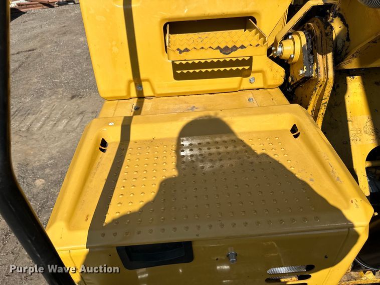 image for item DO3182 2015 Caterpillar 323FL excavator