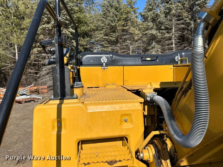image for item DO3182 2015 Caterpillar 323FL excavator