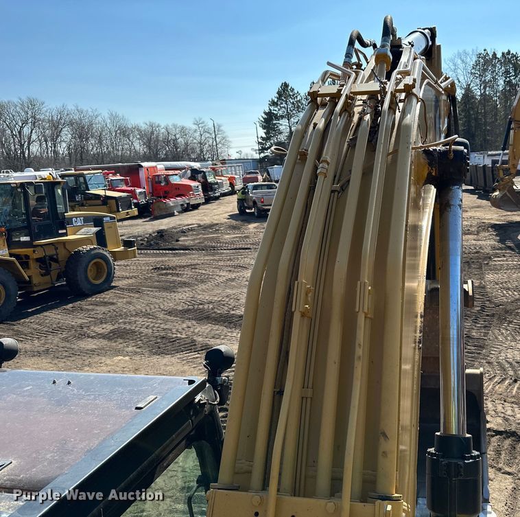 image for item DO3182 2015 Caterpillar 323FL excavator