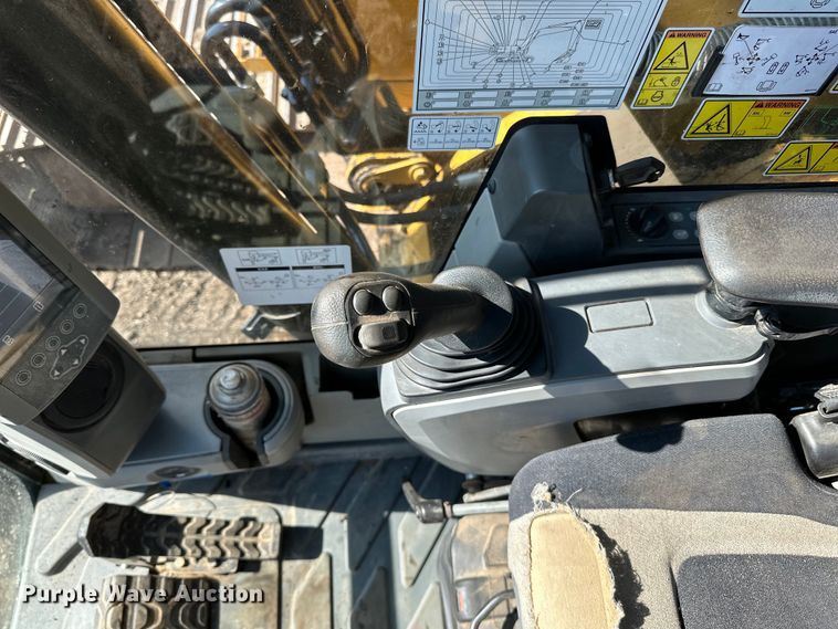 image for item DO3182 2015 Caterpillar 323FL excavator