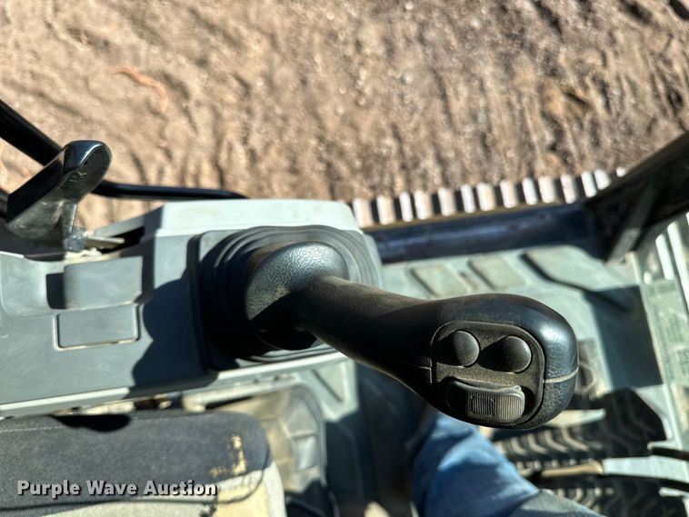 image for item DO3182 2015 Caterpillar 323FL excavator