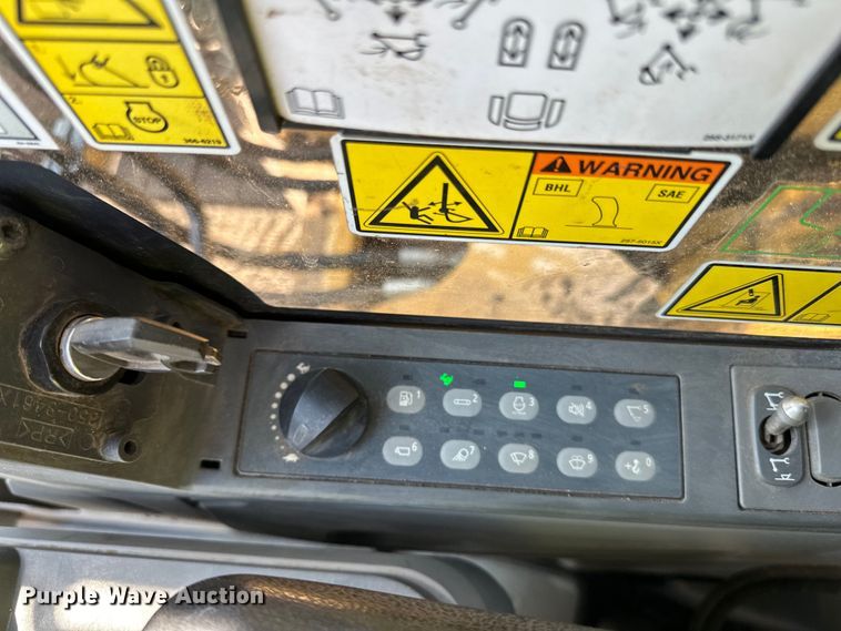 image for item DO3182 2015 Caterpillar 323FL excavator