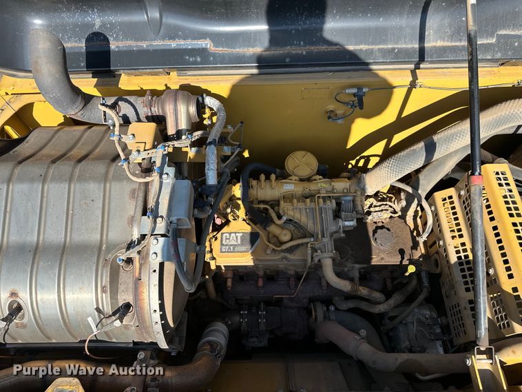 image for item DO3182 2015 Caterpillar 323FL excavator