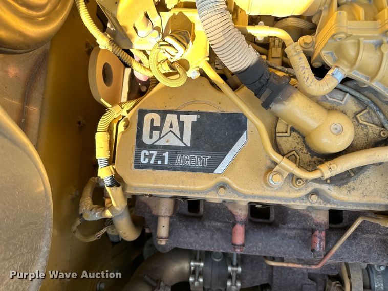 image for item DO3182 2015 Caterpillar 323FL excavator