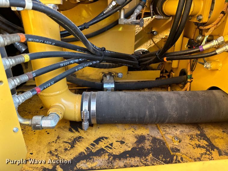 image for item DO3182 2015 Caterpillar 323FL excavator