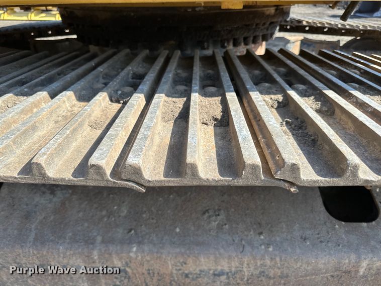 image for item DO3182 2015 Caterpillar 323FL excavator