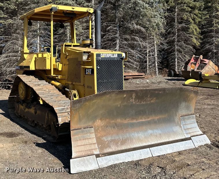 image for item DO3183 1993 Caterpillar D4H dozer