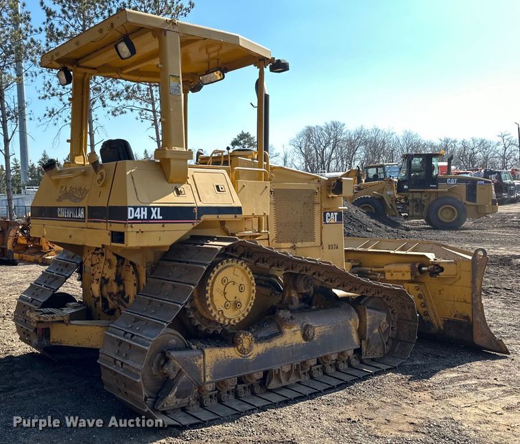 image for item DO3183 1993 Caterpillar D4H dozer