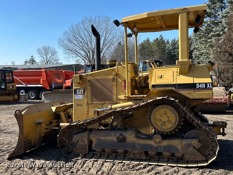 image for item DO3183 1993 Caterpillar D4H dozer
