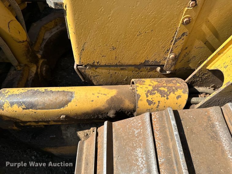 image for item DO3183 1993 Caterpillar D4H dozer