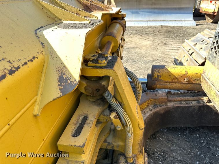 image for item DO3183 1993 Caterpillar D4H dozer