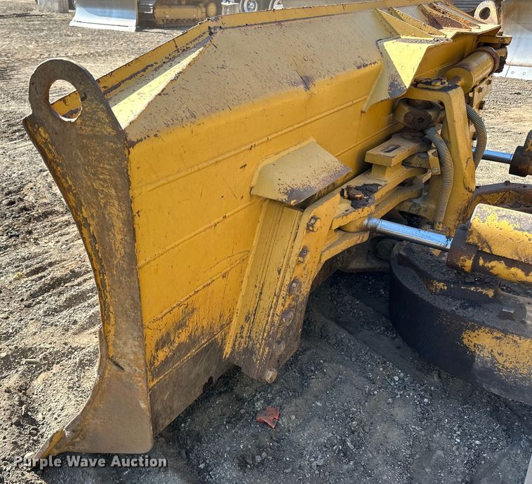 image for item DO3183 1993 Caterpillar D4H dozer