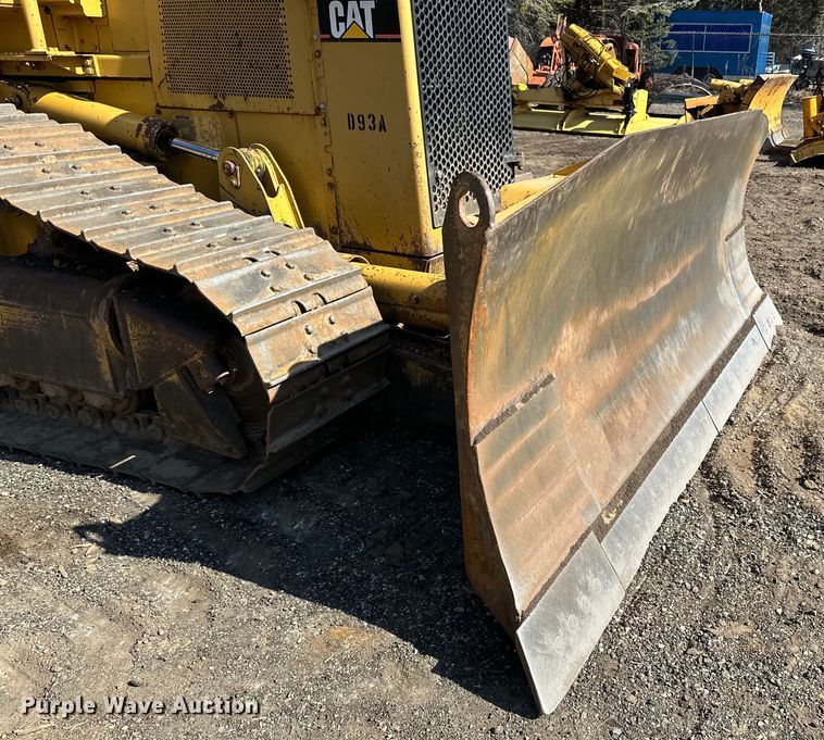 image for item DO3183 1993 Caterpillar D4H dozer