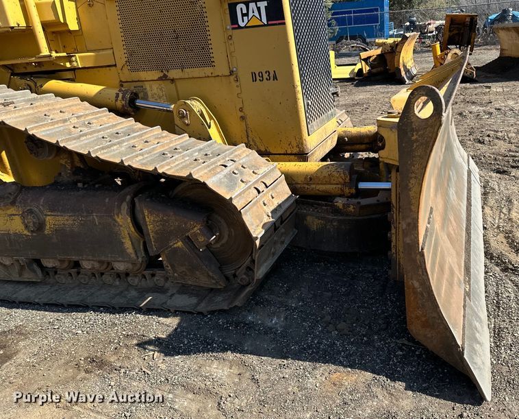 image for item DO3183 1993 Caterpillar D4H dozer
