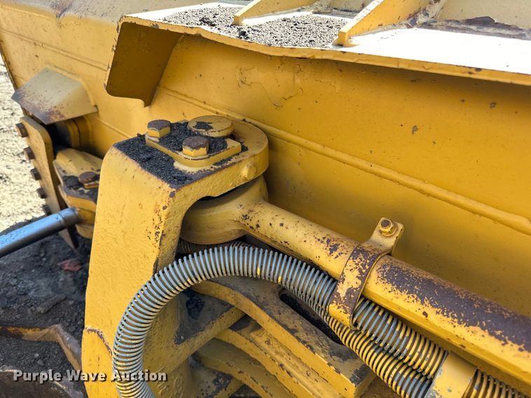 image for item DO3183 1993 Caterpillar D4H dozer