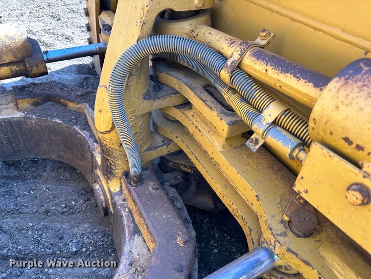 image for item DO3183 1993 Caterpillar D4H dozer