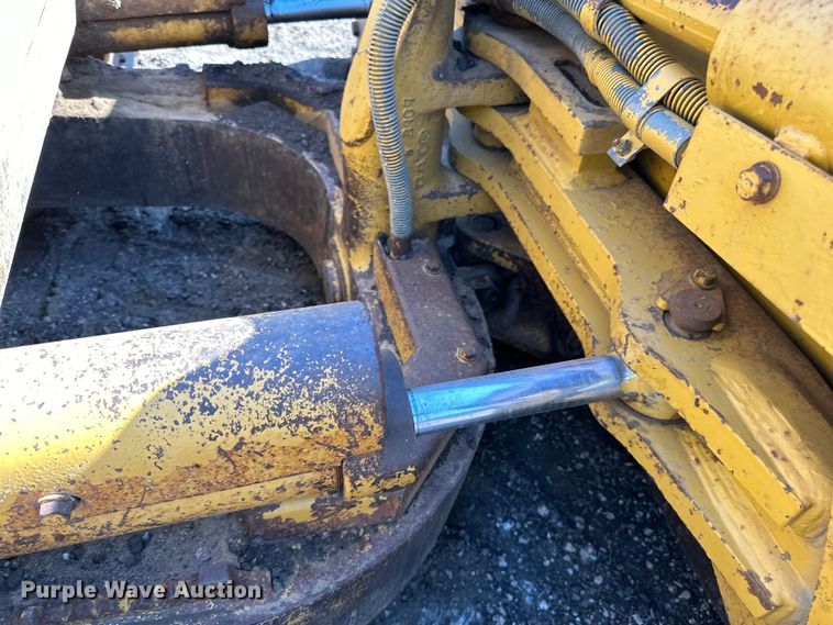 image for item DO3183 1993 Caterpillar D4H dozer