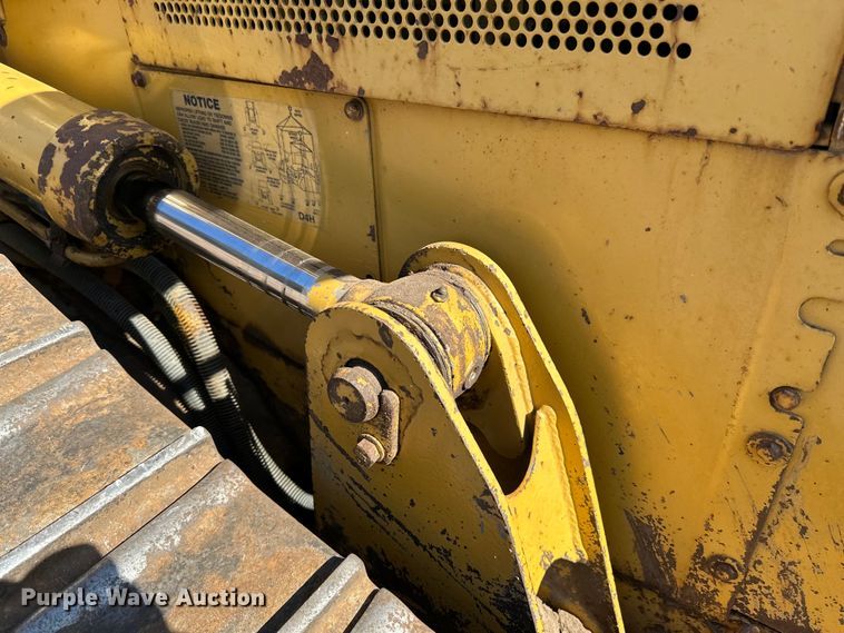 image for item DO3183 1993 Caterpillar D4H dozer