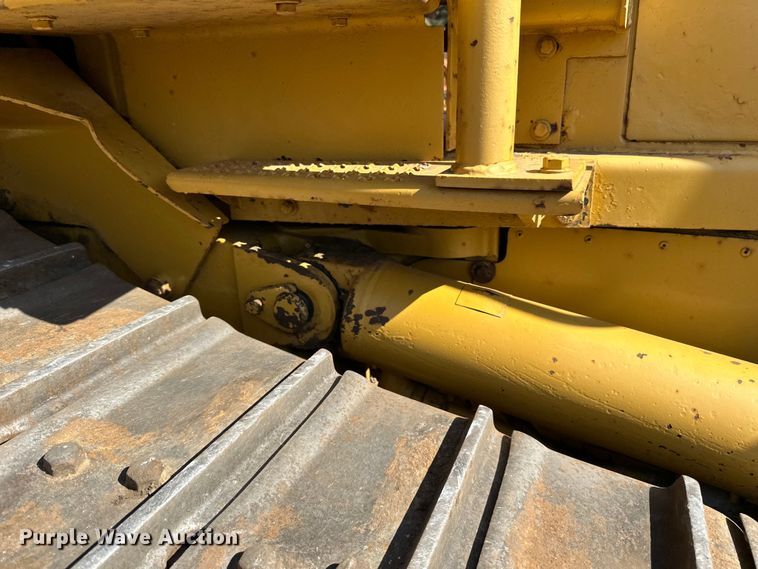 image for item DO3183 1993 Caterpillar D4H dozer