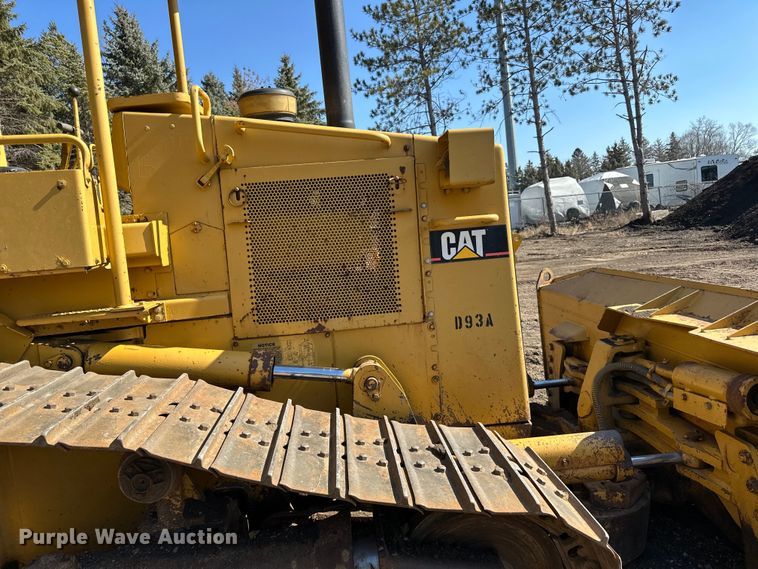 image for item DO3183 1993 Caterpillar D4H dozer