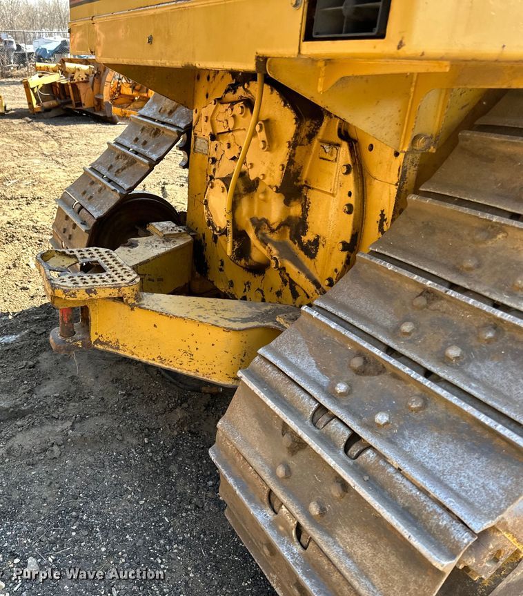 image for item DO3183 1993 Caterpillar D4H dozer