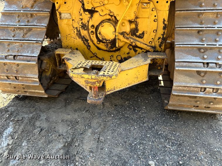 image for item DO3183 1993 Caterpillar D4H dozer