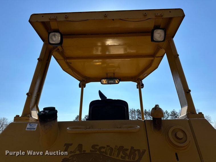 image for item DO3183 1993 Caterpillar D4H dozer