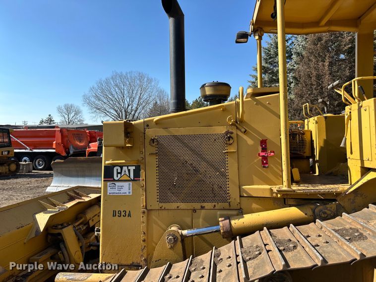 image for item DO3183 1993 Caterpillar D4H dozer