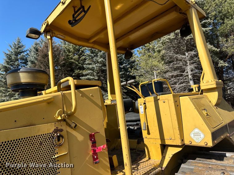 image for item DO3183 1993 Caterpillar D4H dozer