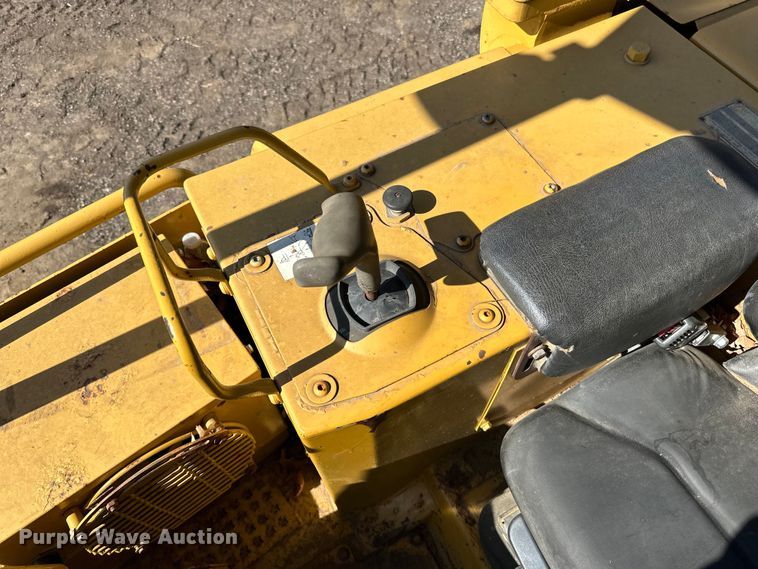 image for item DO3183 1993 Caterpillar D4H dozer
