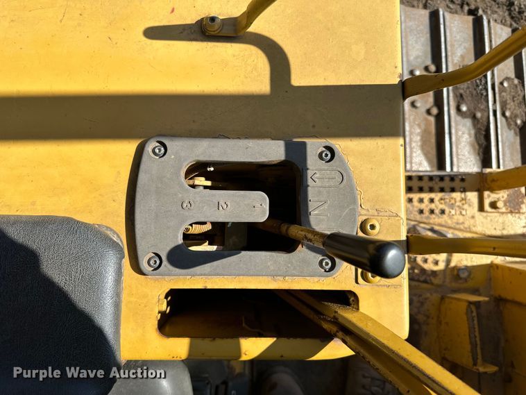 image for item DO3183 1993 Caterpillar D4H dozer