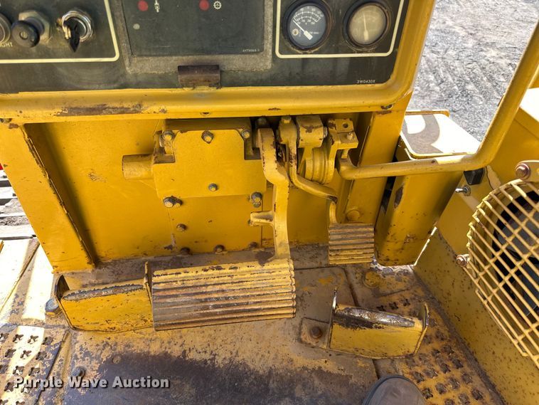 image for item DO3183 1993 Caterpillar D4H dozer