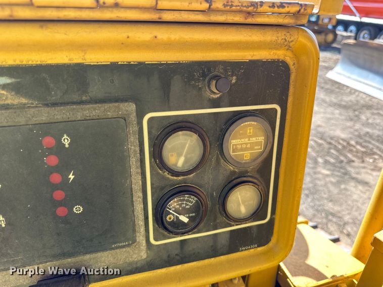 image for item DO3183 1993 Caterpillar D4H dozer