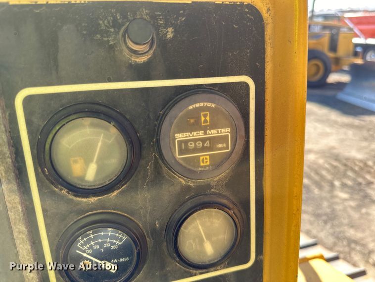 image for item DO3183 1993 Caterpillar D4H dozer