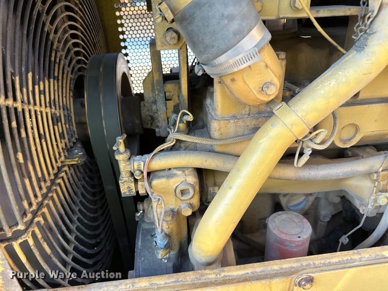 image for item DO3183 1993 Caterpillar D4H dozer
