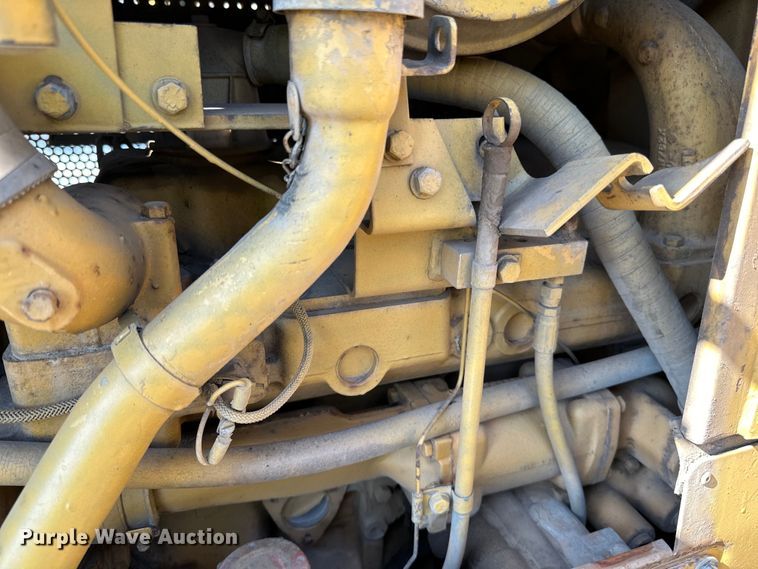 image for item DO3183 1993 Caterpillar D4H dozer
