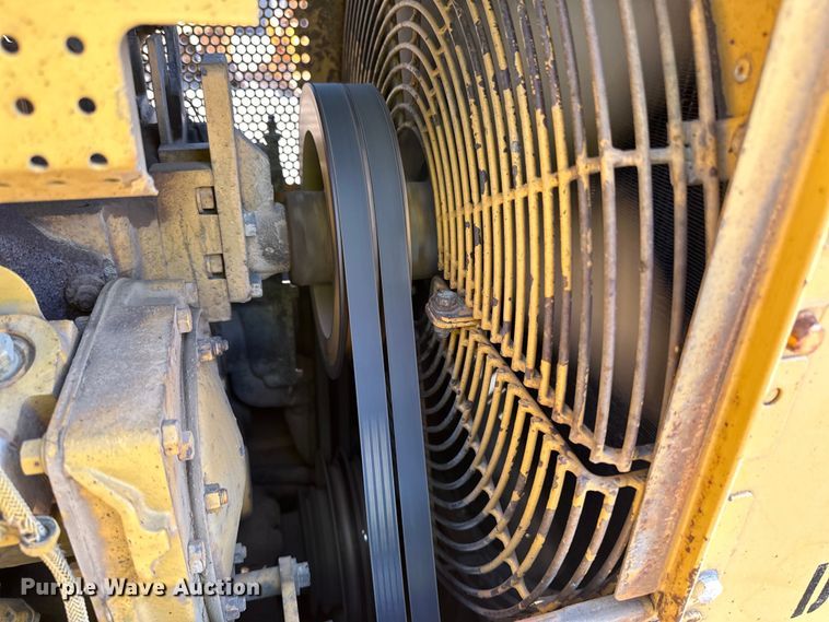 image for item DO3183 1993 Caterpillar D4H dozer