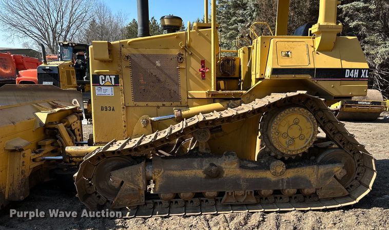 image for item DO3183 1993 Caterpillar D4H dozer