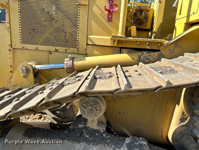 image for item DO3183 1993 Caterpillar D4H dozer