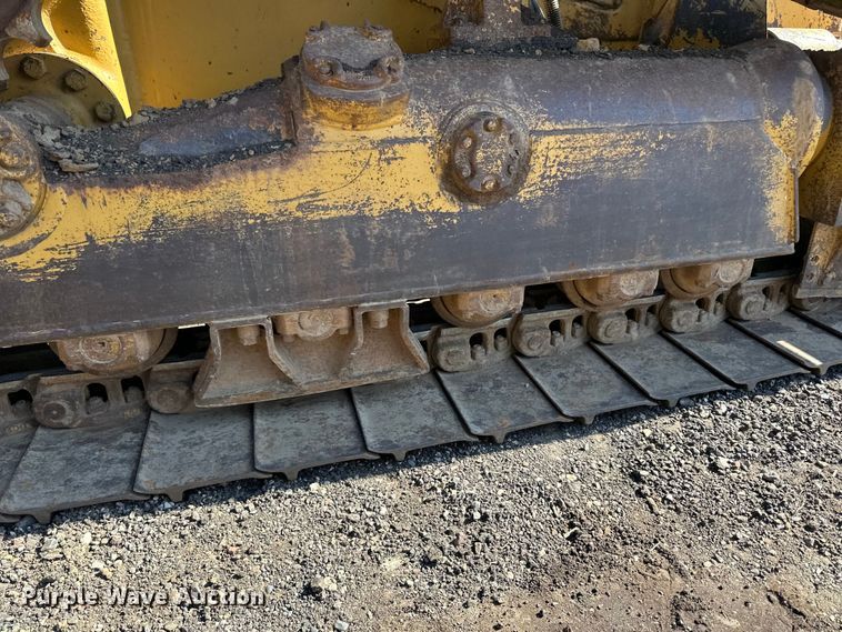 image for item DO3183 1993 Caterpillar D4H dozer