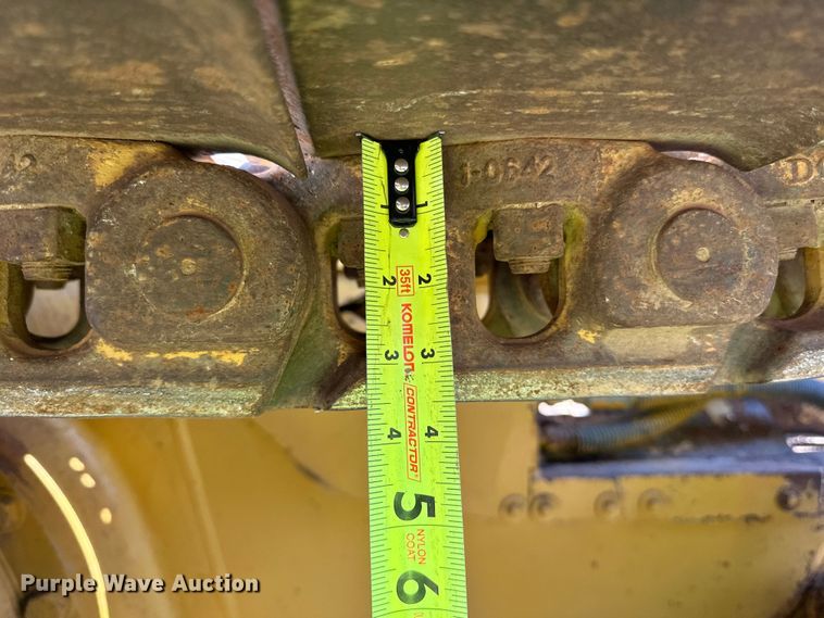 image for item DO3183 1993 Caterpillar D4H dozer