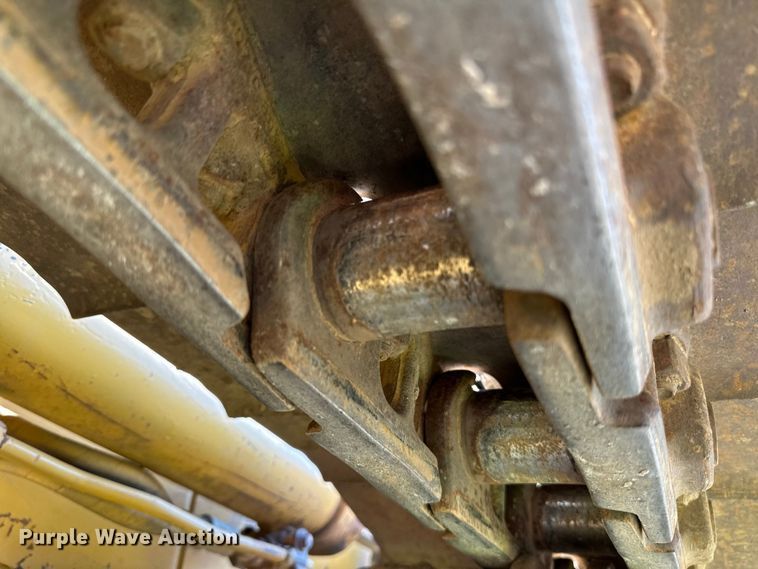 image for item DO3183 1993 Caterpillar D4H dozer