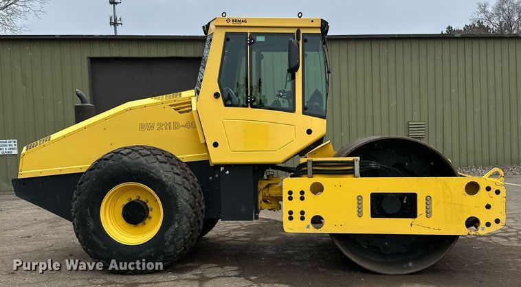 image for item DO3185 2014 Bomag BW 211D-40 single drum vibratory roller