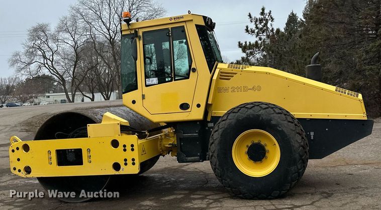 image for item DO3185 2014 Bomag BW 211D-40 single drum vibratory roller