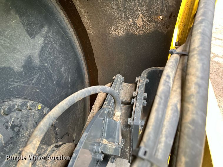 image for item DO3185 2014 Bomag BW 211D-40 single drum vibratory roller