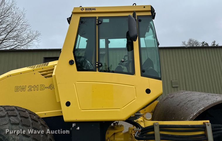 image for item DO3185 2014 Bomag BW 211D-40 single drum vibratory roller