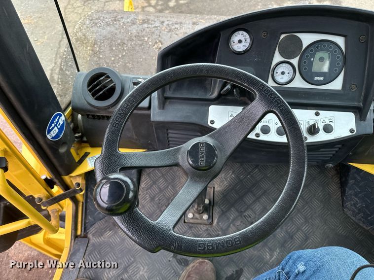 image for item DO3185 2014 Bomag BW 211D-40 single drum vibratory roller