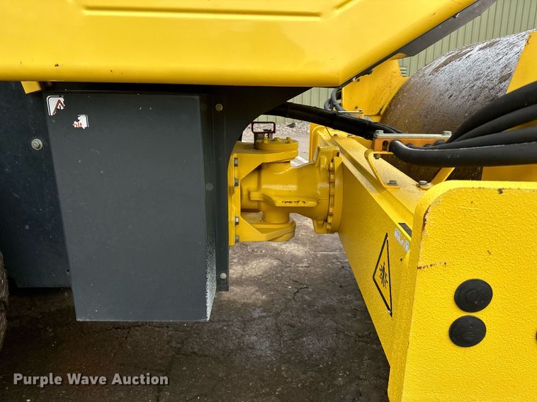 image for item DO3185 2014 Bomag BW 211D-40 single drum vibratory roller