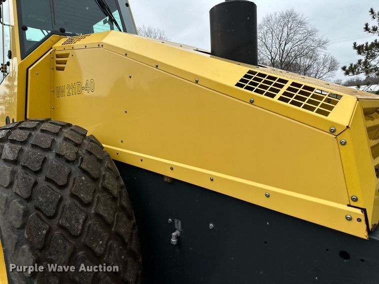 image for item DO3185 2014 Bomag BW 211D-40 single drum vibratory roller