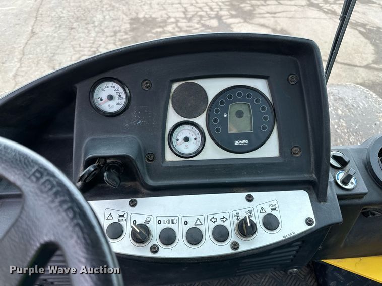 image for item DO3185 2014 Bomag BW 211D-40 single drum vibratory roller